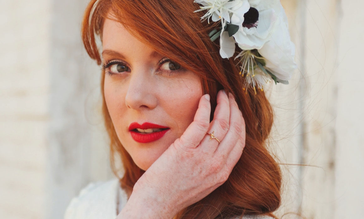 coiffure mariage fleur blanche simple raffiné headband