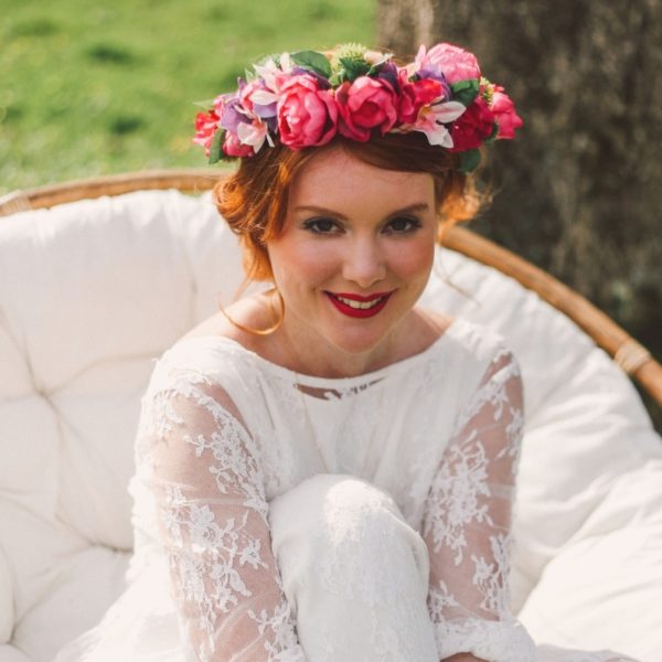 Courone couronne de fleurs mariage coloré pétillant moderne printanier frais coiffure mariée couleur