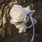 Bracelet fleur témoin cortège cérémonie mariage rose blanche