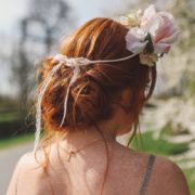 courone fleurie accessoire de tête mariage élégant rose anciennes jardin ouverte